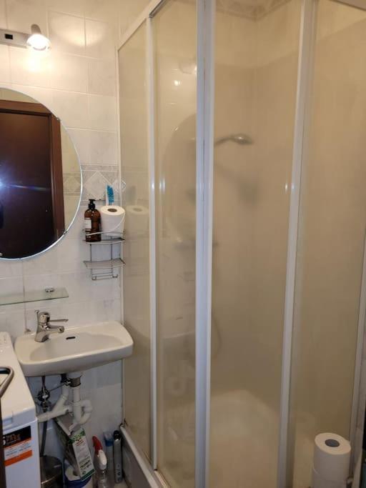 Mona Lisa Apartment Акурейри Екстериор снимка